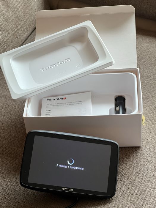 GPS TomTom GO 620 Wi-Fi | Voz,Bluetooth,Mãos-livres | Caixa+Acessórios