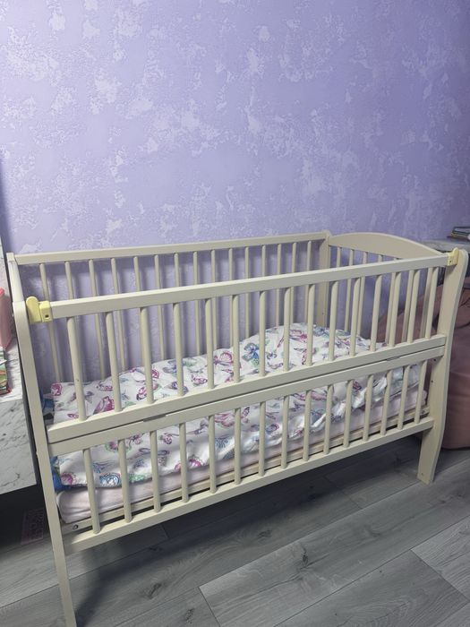 Колиска для малечі.Ціна  2800.