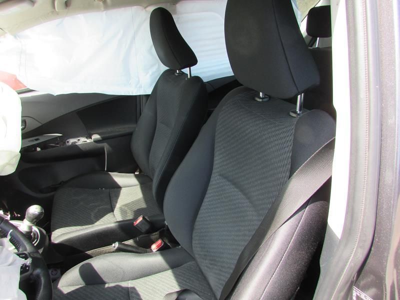Toyota Verso-S 1.3i 2012 - Peças Usadas (6058)
