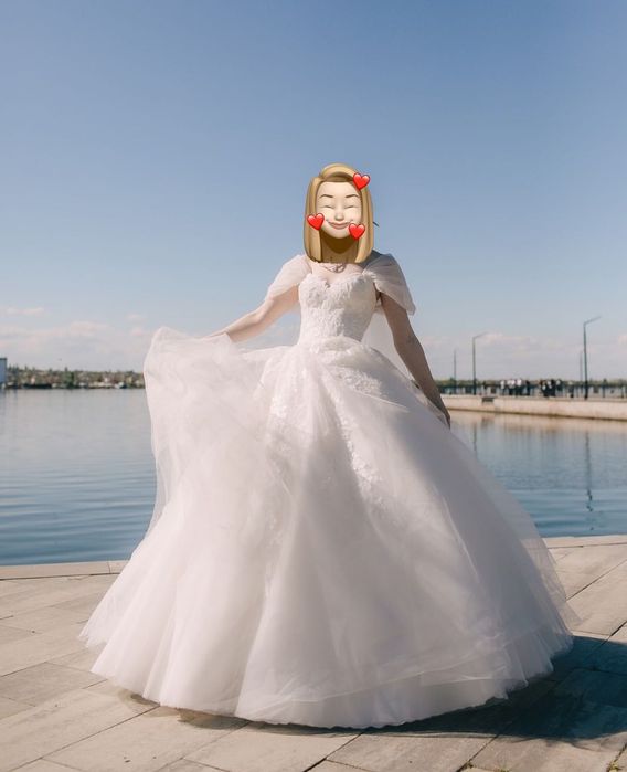 Весільна сукня не нова але дуже гарна