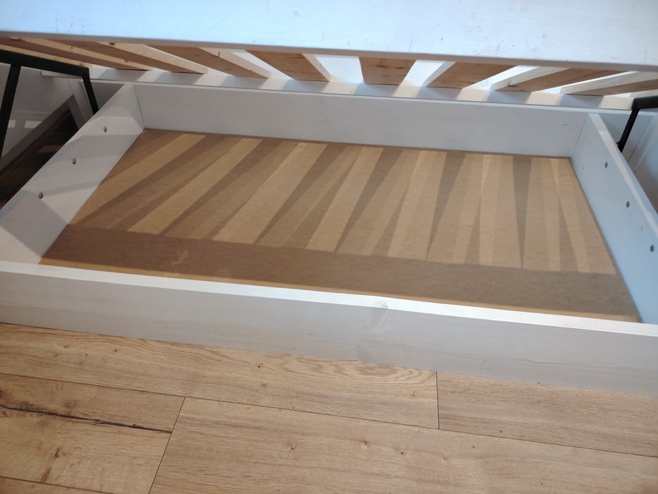 Drewniane łóżko  dziecięce