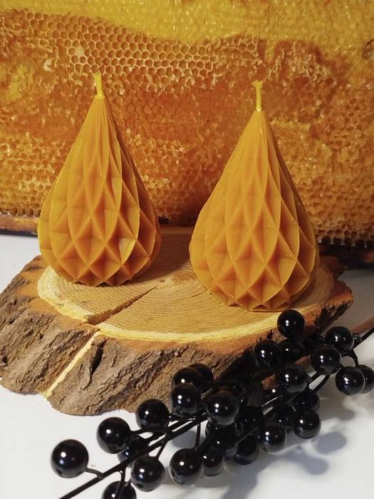 figurka świeca łezka z wosku pszczelego