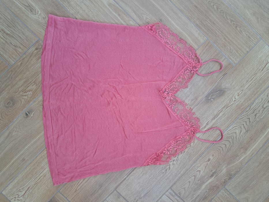 Letnie bluzki na ramiączkach wzory kwiaty s