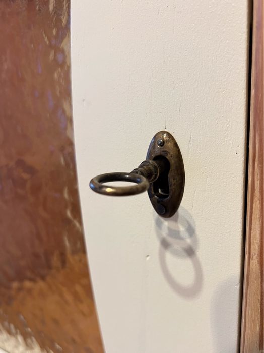 Kredens PRL po renowacji