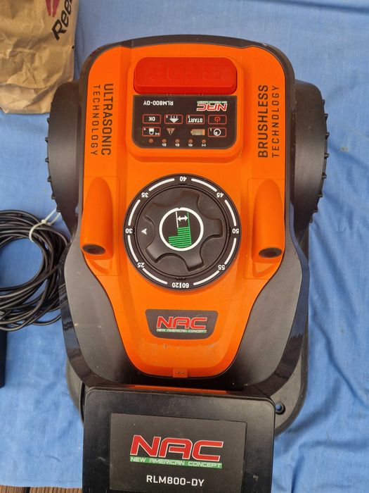 Sprzedam robot koszący NAC RLM800-DY – kompletny, do naprawy