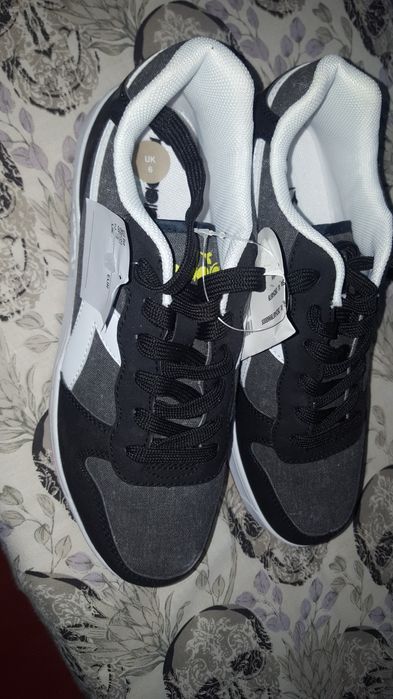 Sapatilhas novas Diadora