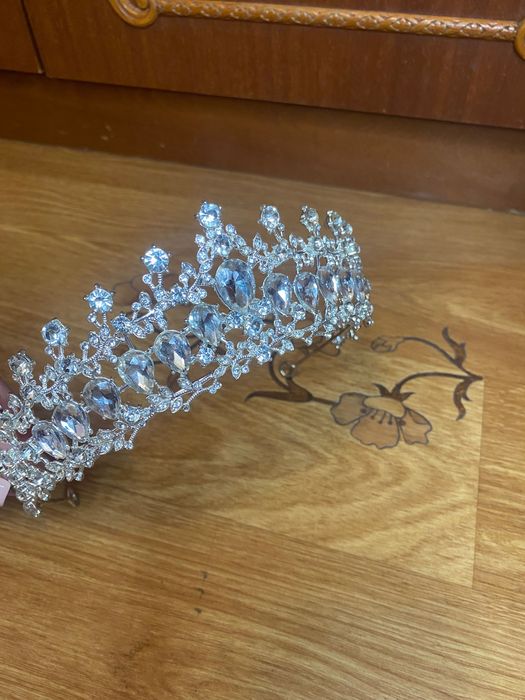Діадема для весілля