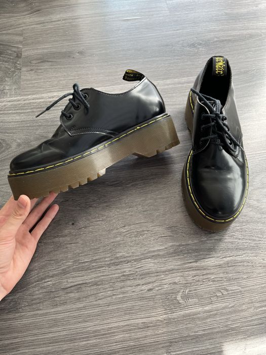 Жіночі шкіряні туфлі під бред Dr. Martens