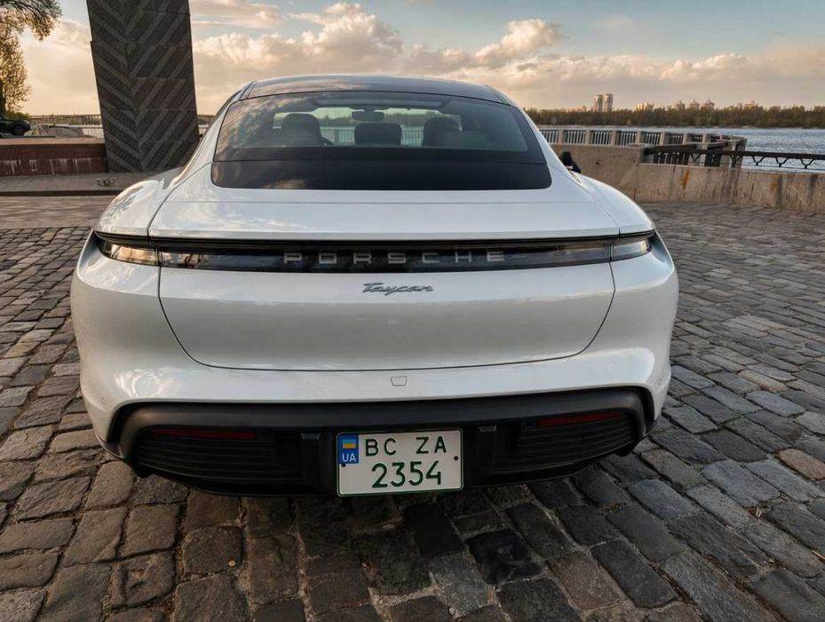 2021 Porsche Taycan RWD • 10 т\км• Отличное состояние