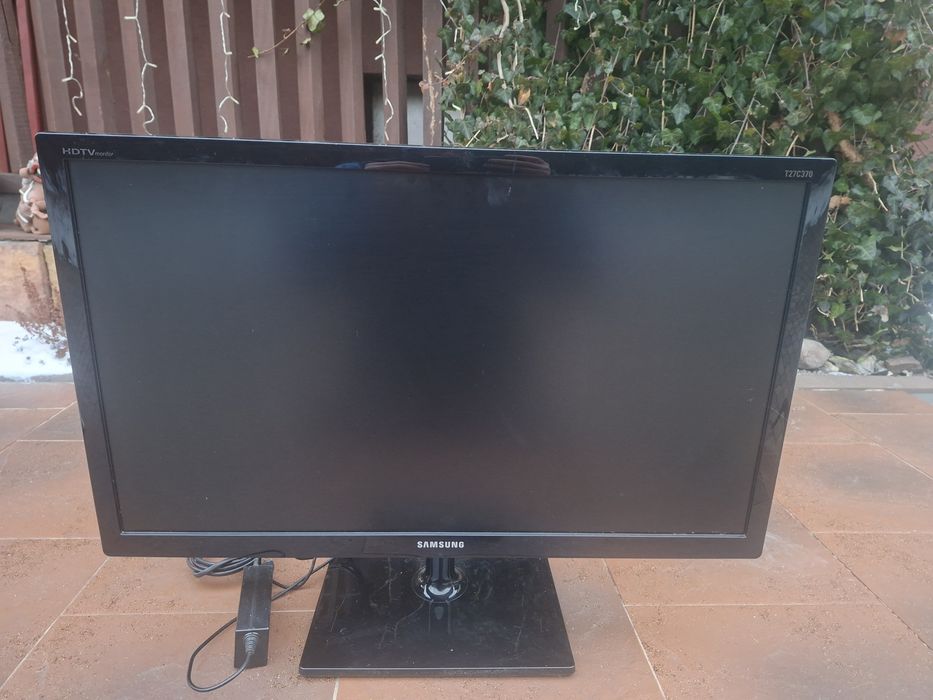Telewizor SAMSUNG 27CALI stan bdb z hdmi