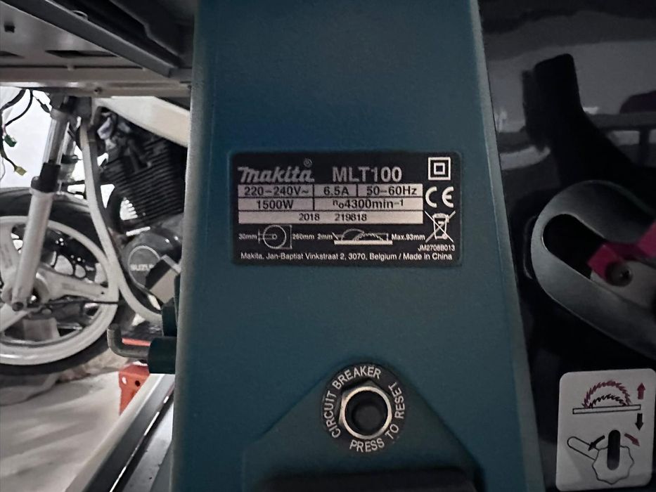MAKITA MLT100 Piła Pilarka stołowa plus stół
