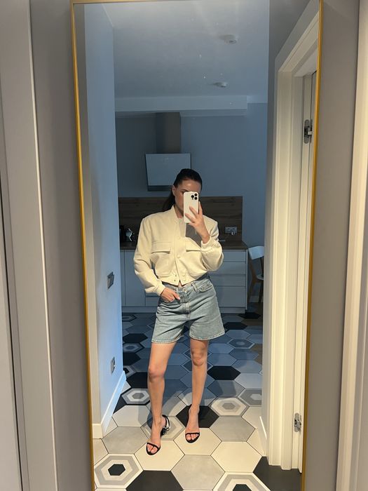 Молочний Бомбер Zara