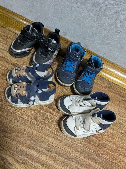 Черевики кроссовки ботинки