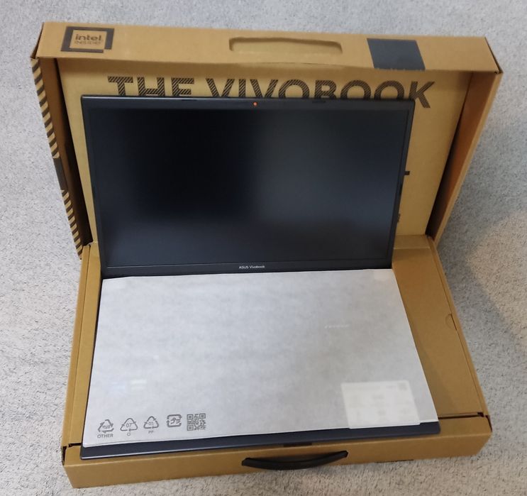 Ігровий ноутбук Asus.