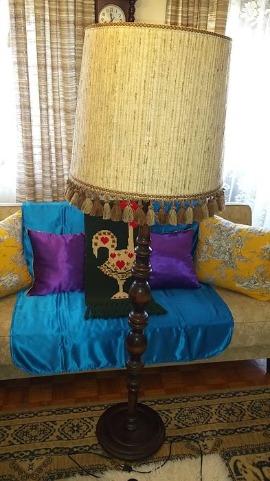 Candeeiro de Pé Alto em Madeira Torneado BB