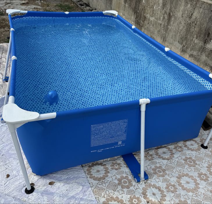 Piscina intex com lona de protecao