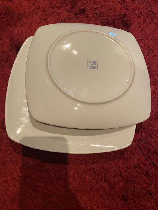 4 White Plates64750739300610121
