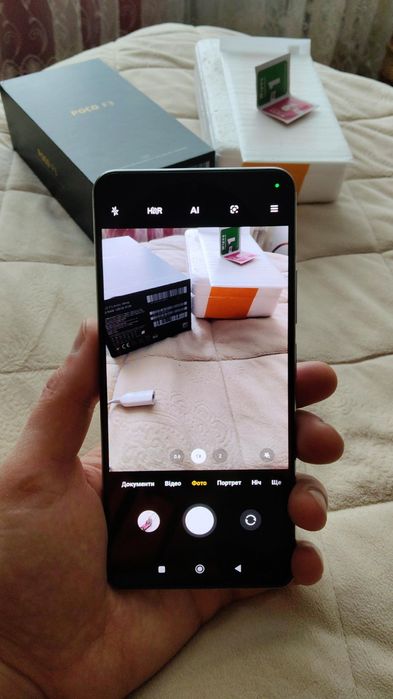 Продам смартфон Poco F3