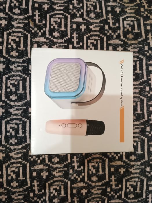 Głośnik z zestawem do karaoke