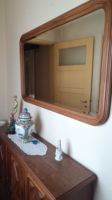 Vários móveis em bom estado como se vê nas fotos