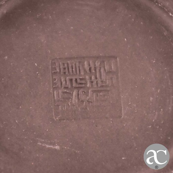 Bule Yixing em Terracota – China, feito à mão