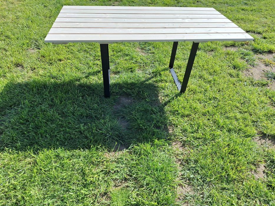 Sprzedam stół ogrodowy stól metalowe nogi