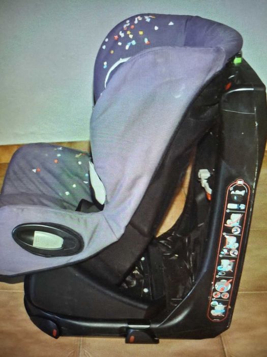 Cadeira auto - Bébéconfort, Axiss - Grupo 1 (9-18kg) - em bom estado