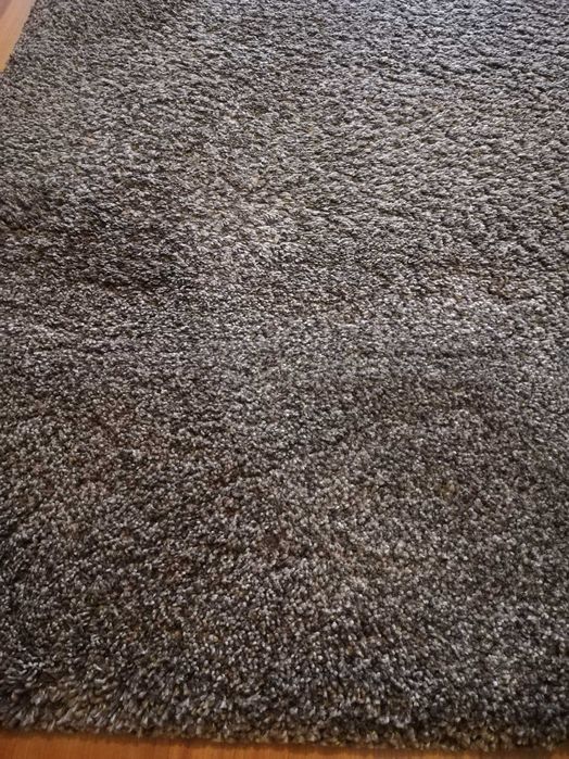 Carpete de sala em bom estado lavada por profissional