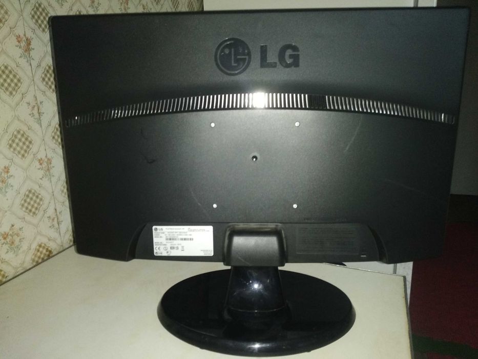 Монітор LG Flatron w2243t