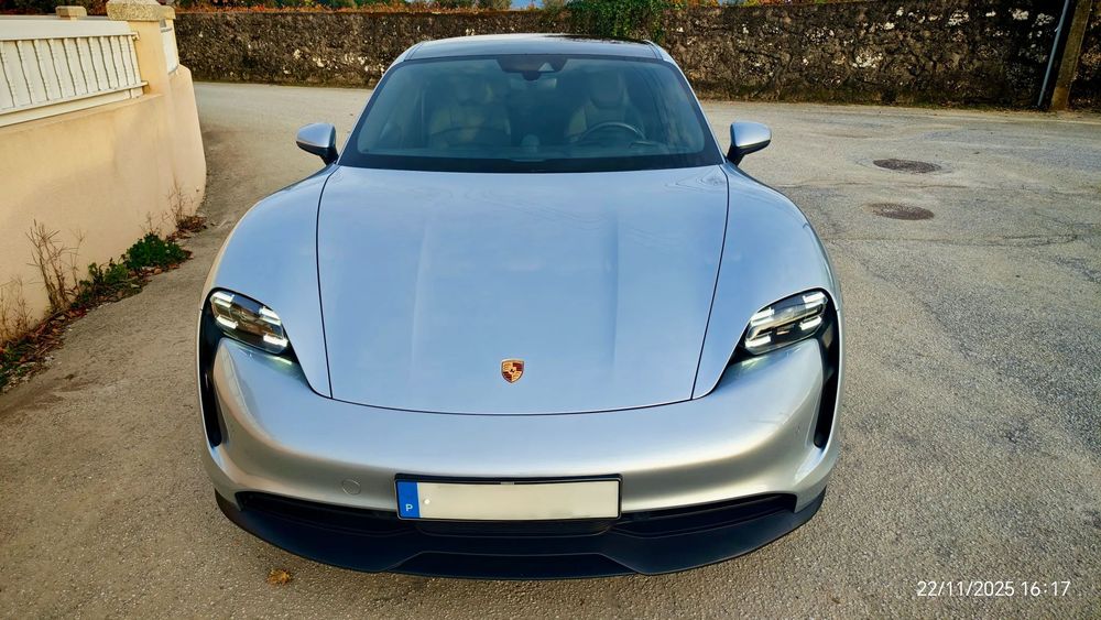 Porsche Taycan Standard