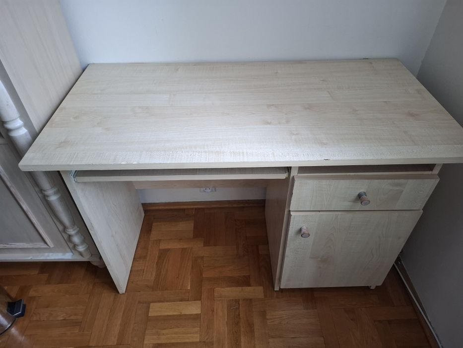 Biurko jasne używane
