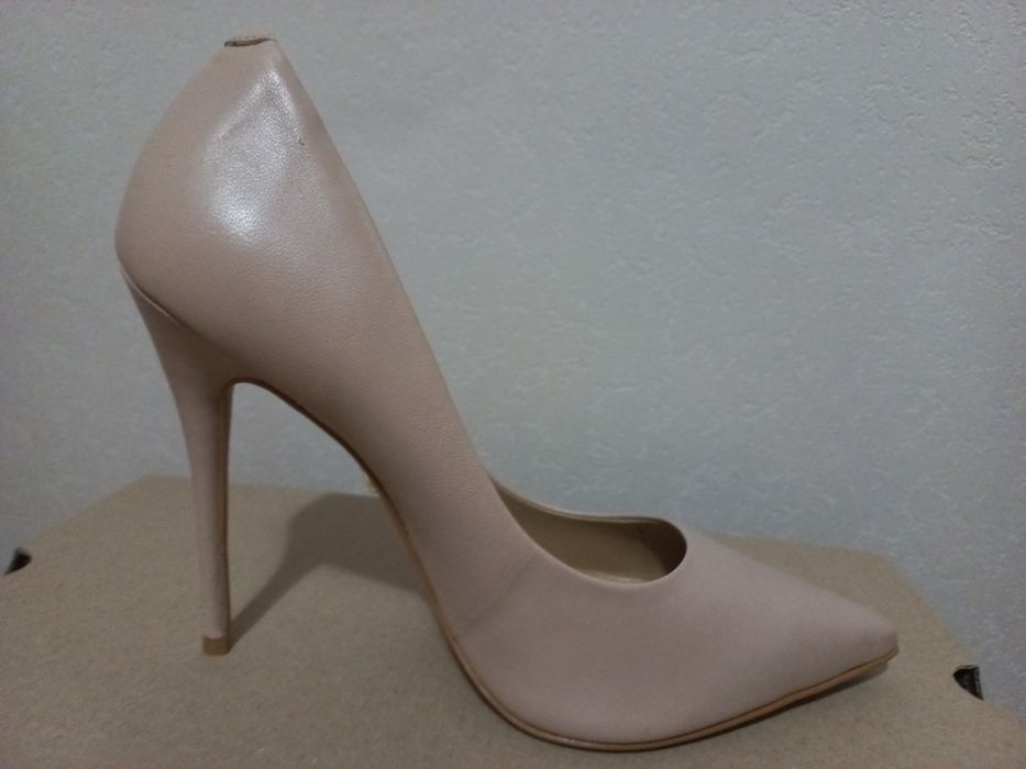 Туфлі від Eva Longoria