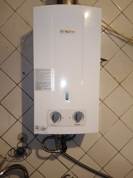 Газ. колонка Bosch W 10kb электроподжиг на батарейках