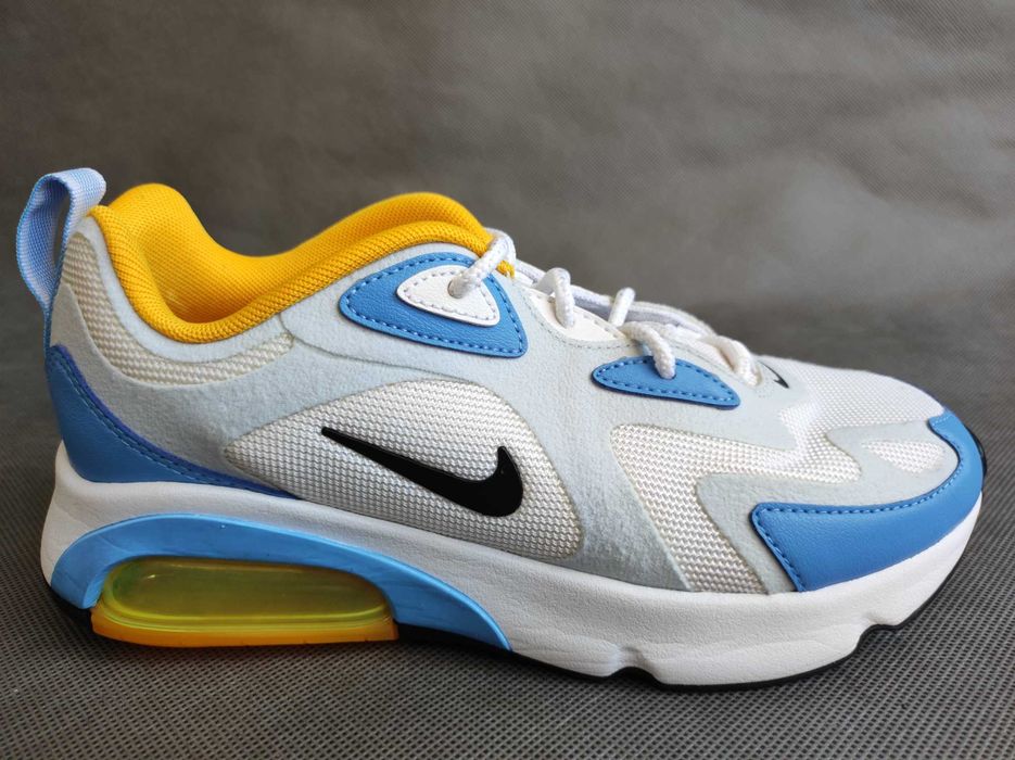 - Nike Air Max 200  Sneakersy r. 37,5
