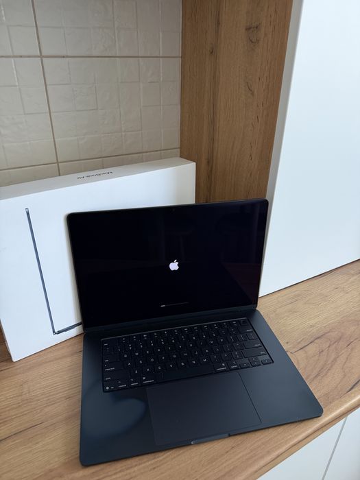 MacBook Air 15 m4, 16/256gb