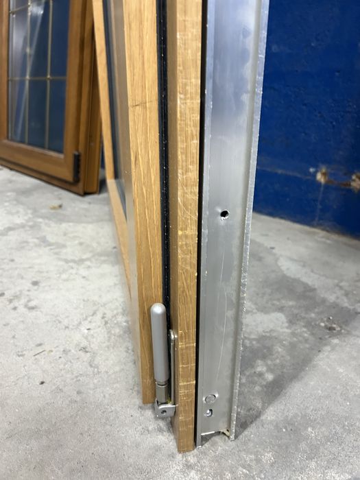 Aluminum-wood window frames64862455938561124
