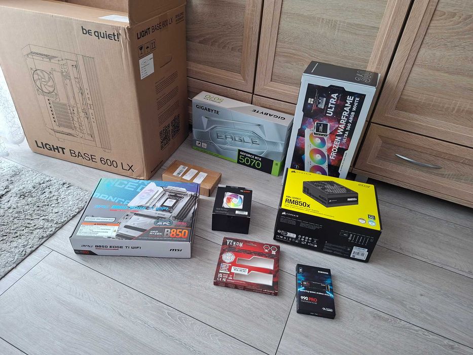 Sprzedam komputer pc gamingowy samsung 990 pro corsair ryzen 7 9700x