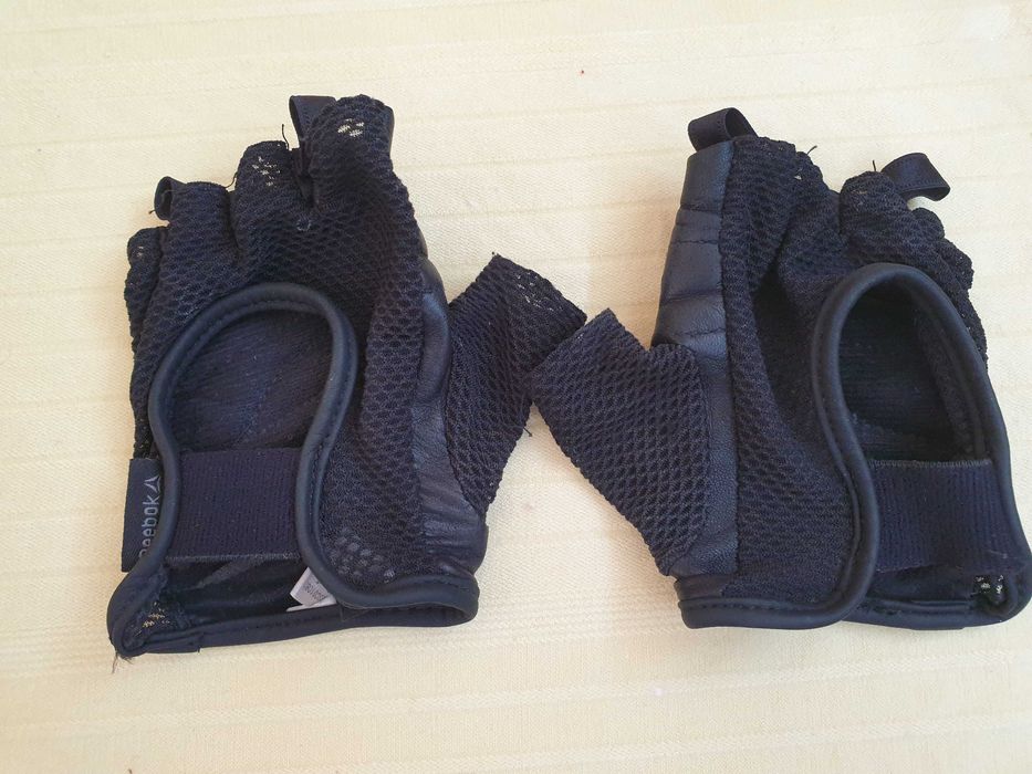 Продам женские фирменные кроссовки Адидас Adidas 35 размер+подарок