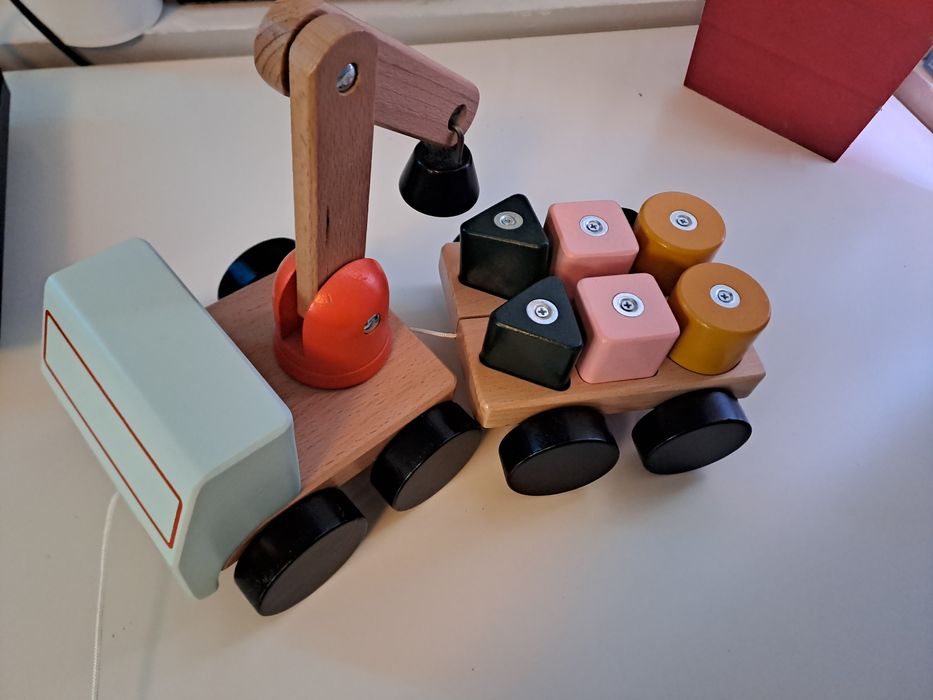 Ikea dzwig z klockami