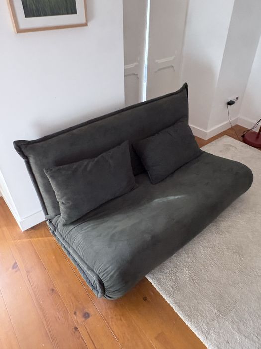 Sofa verde tropa novo