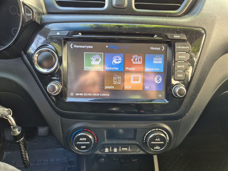 Продам автомагнітолу Kia Rio 3