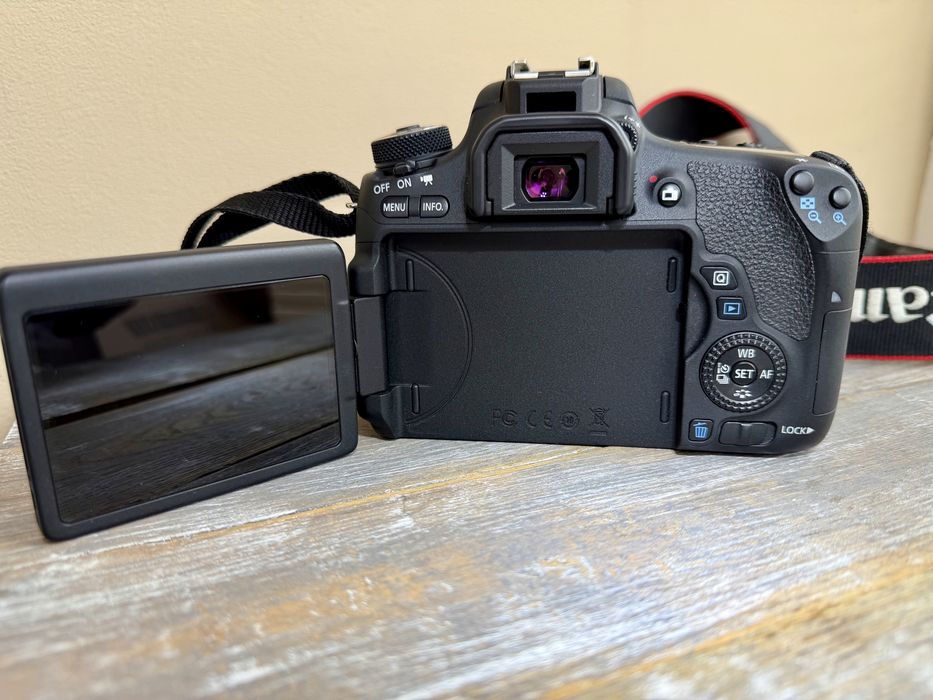 Canon  EOS 760D Body