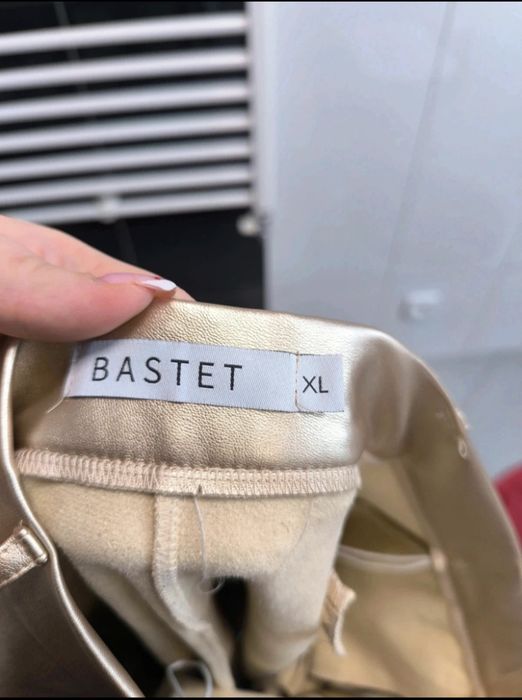 Eleganckie, efektowne spodnie z eco skóry – BASTET – rozmiar XL (42)
