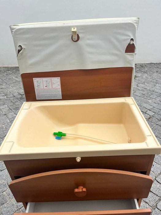 Berço /Cama e Móvel Banheira  Pre Natal