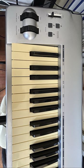 Teclado Controlador midi 88 teclas da M-Audio Keystation 88es mk1 USADO