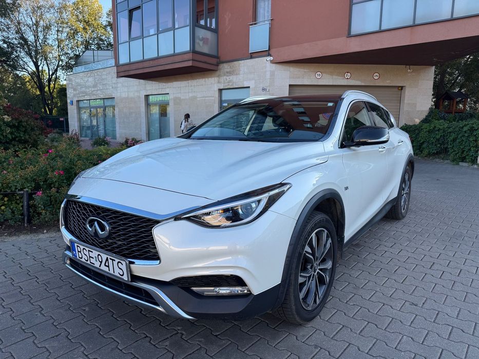 Infiniti QX30