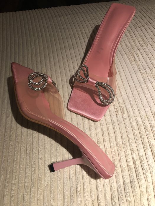 Sandalias / Mules pink em cetim tmn 39 novos