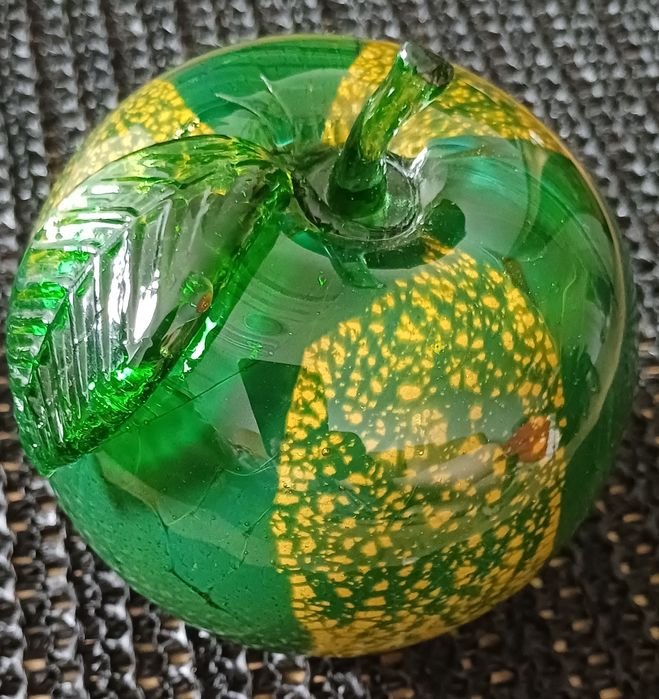 Wyjątkowe szklane jabłko, ozdoba z unikalnej kolekcji
​Wyjątkowe szkl