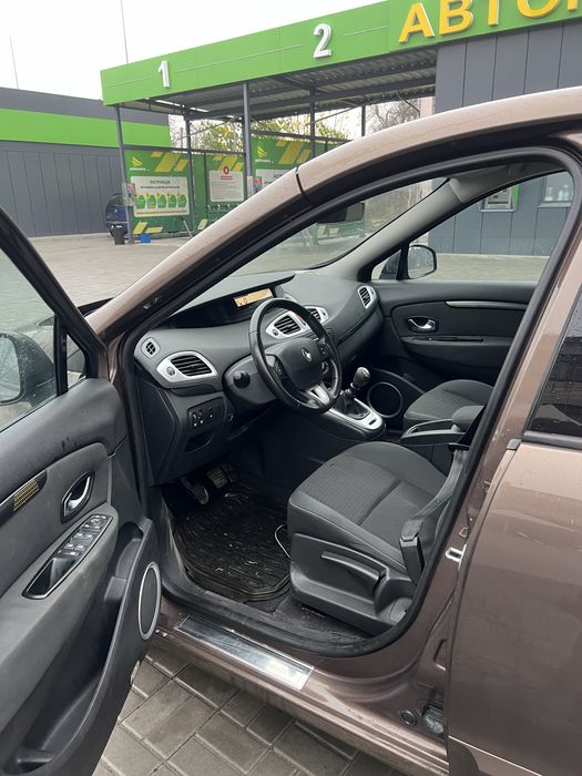 Renault Scenic 1.4 TCe 2010р в гарному стані