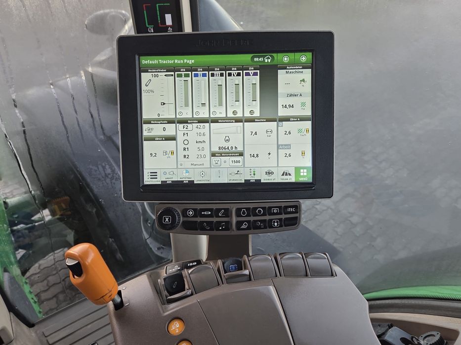 Трактор John Deere